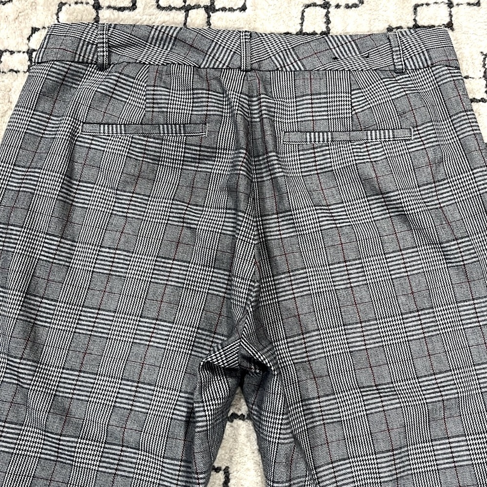 Banana Republic. Plaid cropped Dress pants. Size 8. - Picture 6 of 7